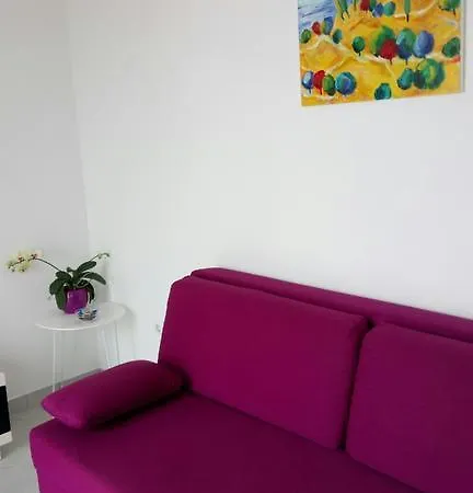 Luna Apartment *
